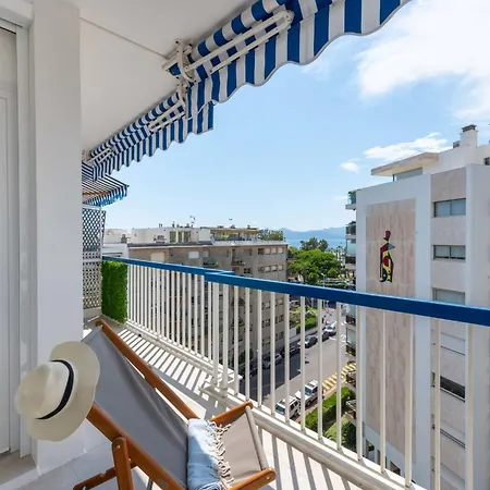 2-br With Terrace & Sea View Palm Apartman *